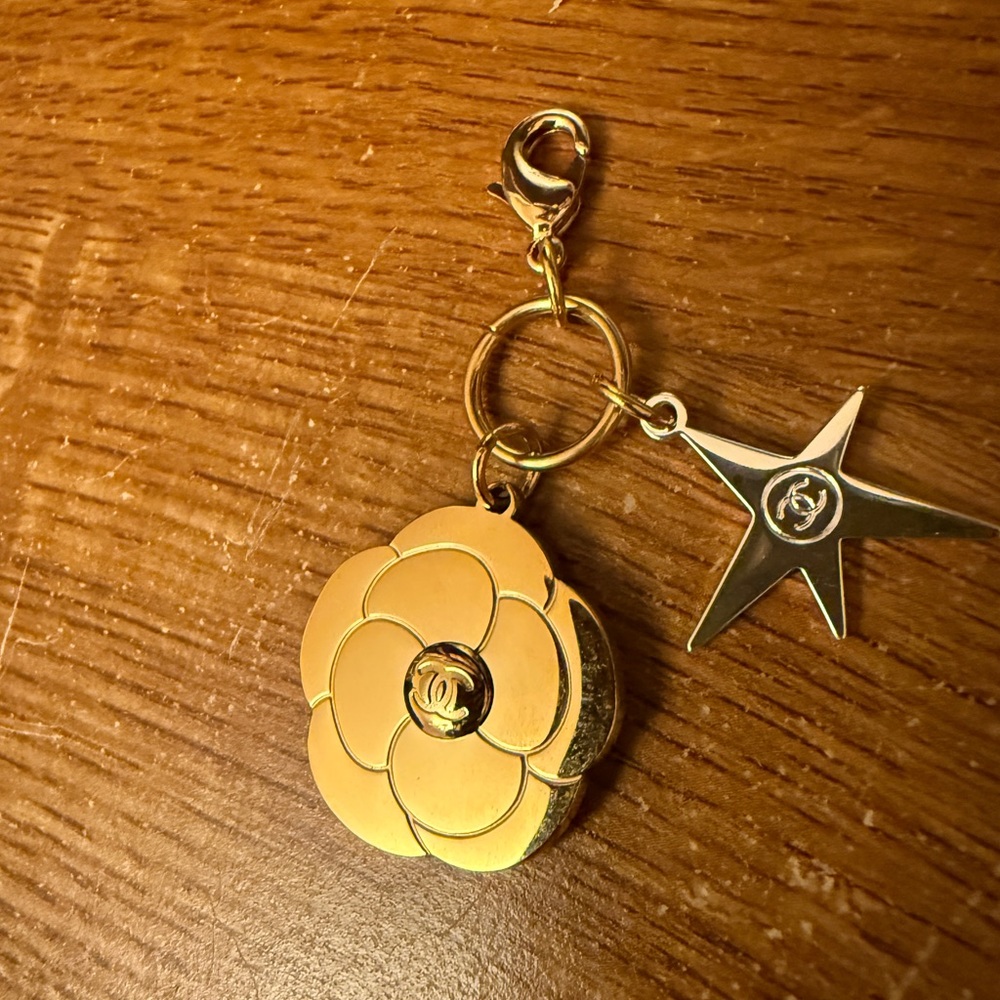 Authentic brand NEW CHANEL 2025 Holiday season camellia and star charm